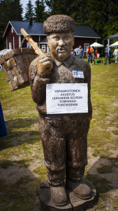 Kontinvartija herra Olli oli kuudetta kertaa mukana Uukuniemi-juhlilla.