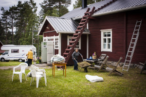 Talkoot pidettiin perjantaina Pitäjäntuvan piha-alueella.