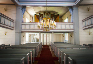 Uukuniemen idyllinen kirkko on tunnettu mahtavasta akustiikastaan.
