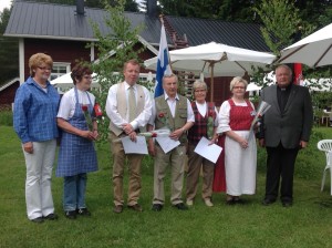 Vasemmalta Leena Berg, Eija Kemppinen, Petri Tiainen, Eero Pellinen, Maire Pellinen, Eeva-Liisa Hirvonen ja Erkki Lemetyinen.