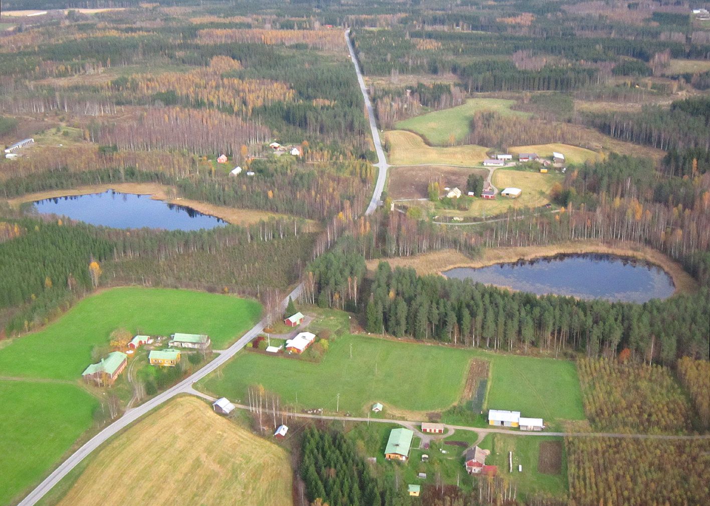 Tarnalan ja Kummun kylien rajamailla sijaitseva Lamminahonsalo ja Kaatiolammet (Kuva: Heimo Paakkinen)